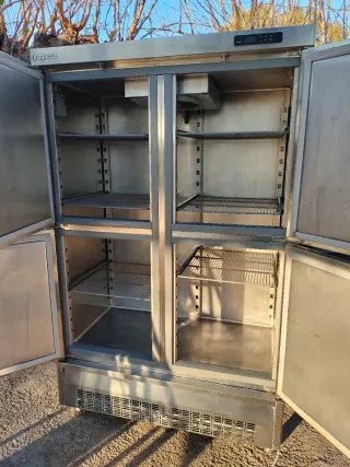 Nevera industrial 4 puertas