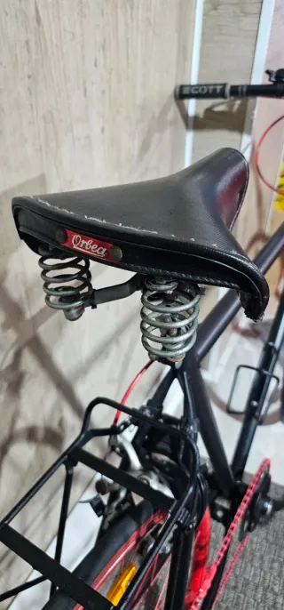 Bicicleta Fixie Negra Ruedas Rojas