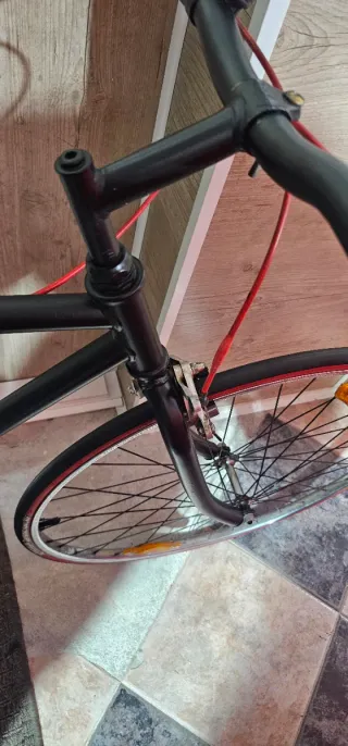Bicicleta Fixie Negra Ruedas Rojas