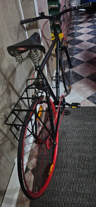 Bicicleta Fixie Negra Ruedas Rojas
