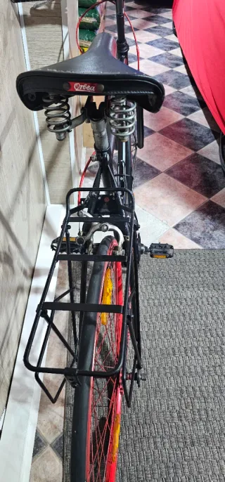 Bicicleta Fixie Negra Ruedas Rojas