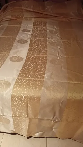 Retal tela beige y dorado