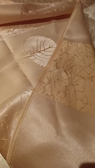 Retal tela beige y dorado