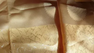 Retal tela beige y dorado