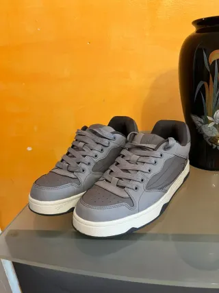 Zapatillas grises talla 42