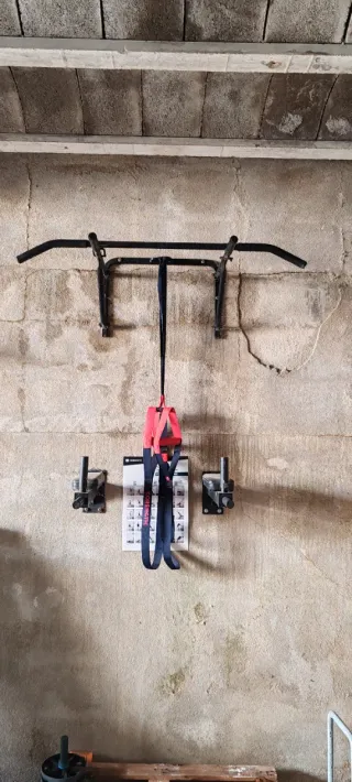 Barra dominadas, barra de fondos y TRX