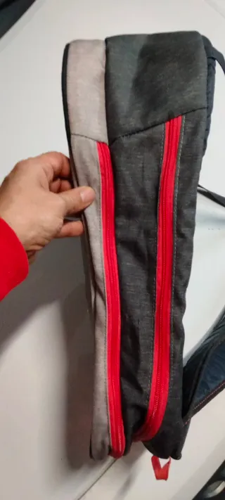 Paletero de pádel gris y negro