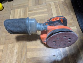 Lijadora Orbital Black+Decker 18V