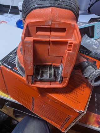 Lijadora Orbital Black+Decker 18V