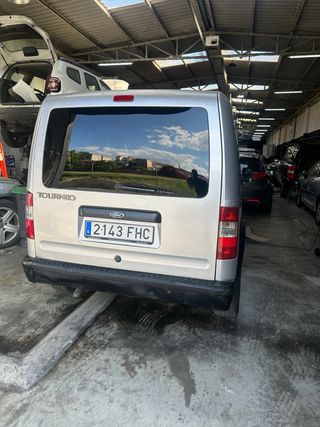 Ford E-Tourneo Courier 2008