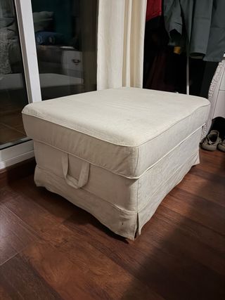 Reposapiés desenfundable con almacenaje