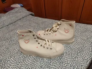 Converse Blancas Corazón Talla 40