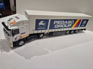 Pegaso Troner 1/43 con Lona