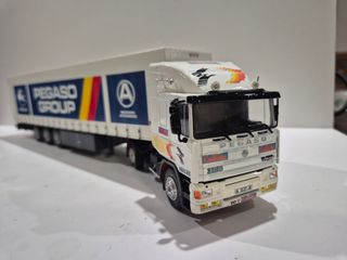Pegaso Troner 1/43 con Lona