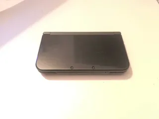 Nintendo 3DS XL Negra con Cargador