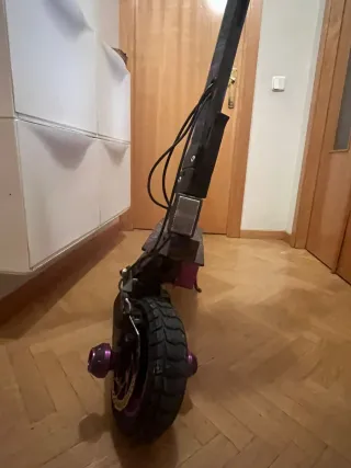 Patinete Kukirin G2 con vinilo Red Bull