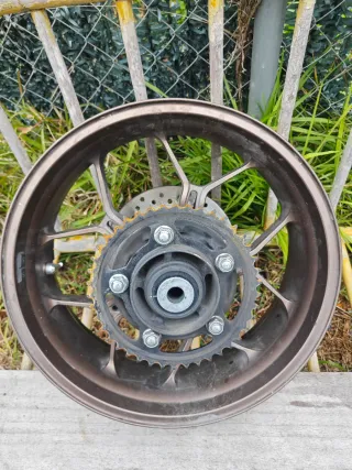 Rueda trasera hola cb650 2019-2025