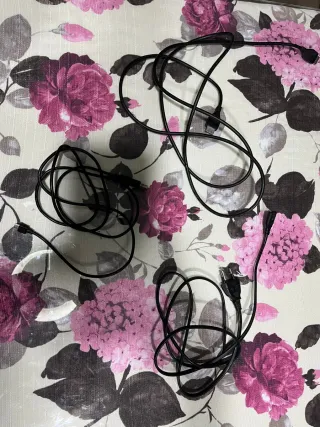 PS4 (PlayStation 4) Negra + 2 Juegos