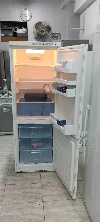 NEVERA COMBI BOSCH NO FROST ENERGÍA A+