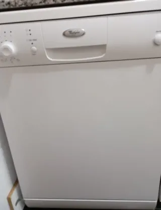 Lavavajillas Whirlpool casi nuevo