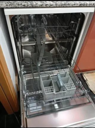 Lavavajillas Whirlpool casi nuevo