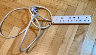 Regleta 6 tomas UK con interruptor