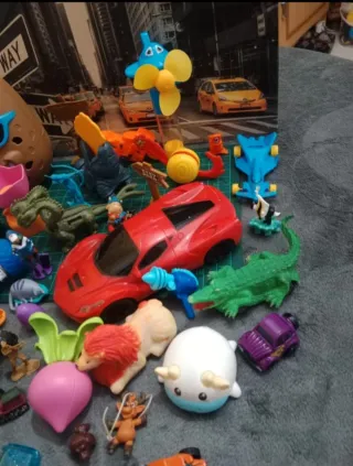 Gran bote de juguetes