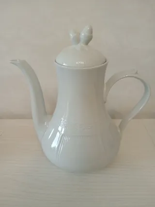 Teiera grande in porcellana bianca