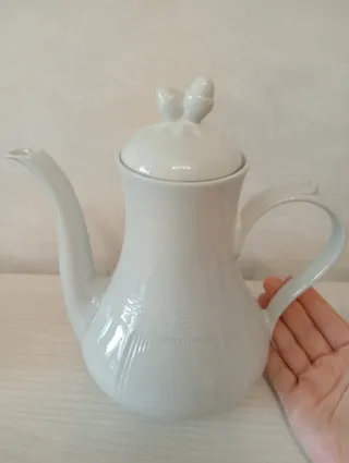 Teiera grande in porcellana bianca