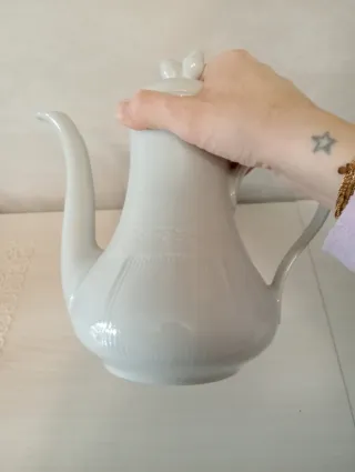 Teiera grande in porcellana bianca