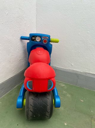 Moto correpasillos SuperZings