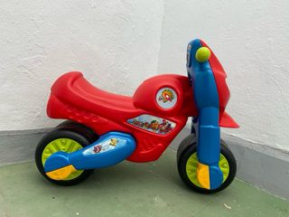 Moto correpasillos SuperZings