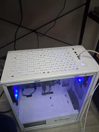 PC Gaming Blanco con RGB