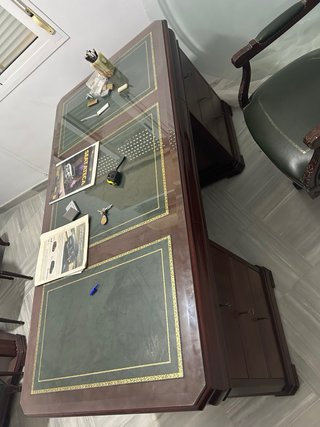 Conjunto de despacho de madera oscura