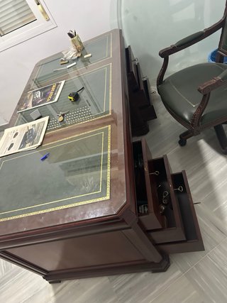 Conjunto de despacho de madera oscura