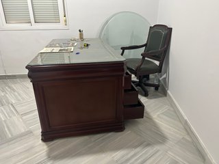 Conjunto de despacho de madera oscura
