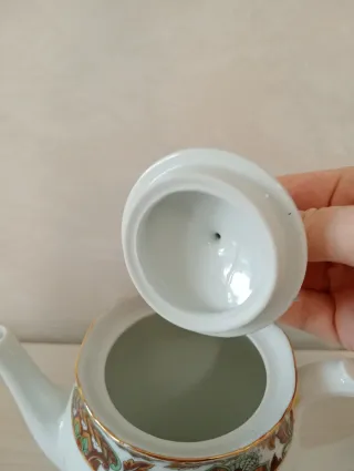 Piccola teiera in porcellana