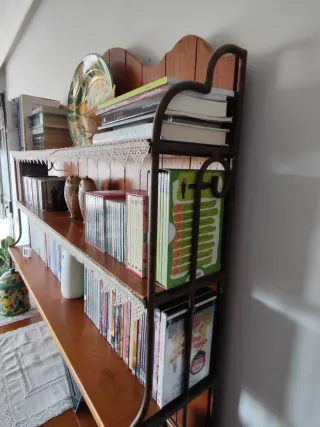 Aparador de roble con estantería desmontable