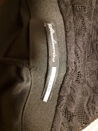 Falda encaje negra talla 38