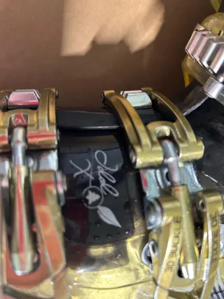 Botas de esquí Salomon negras y doradas