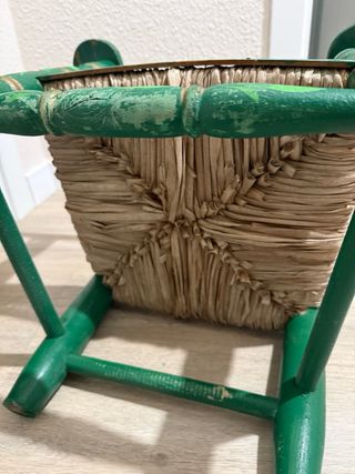 Silla infantil de madera pintada