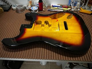 Cuerpo STRATOCASTER 3TSB