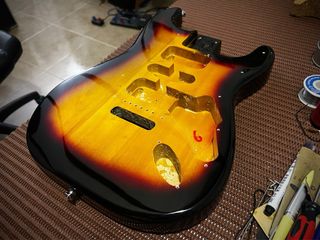 Cuerpo STRATOCASTER 3TSB