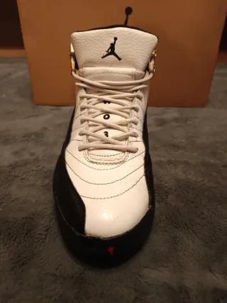 Jordan Retro 12 (Negro/Blanco)