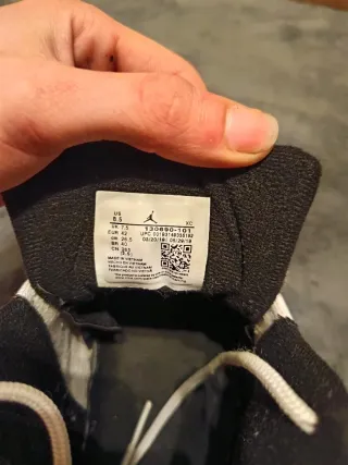 Jordan Retro 12 (Negro/Blanco)