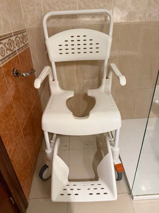 Silla de ducha y WC Etac Clean