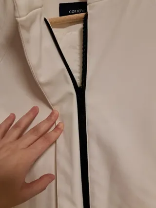 Abrigo Cortefiel blanco impermeable talla M-L
