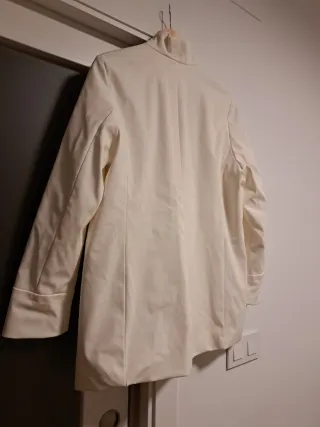 Abrigo Cortefiel blanco impermeable talla M-L