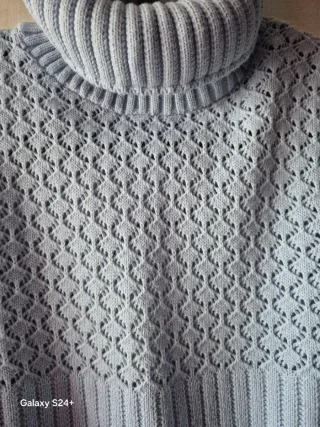 Camisola gola alta azul bebé