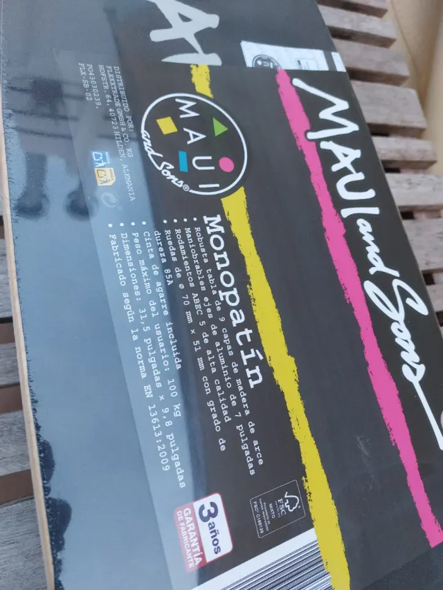 Skate NUEVO Maui and Sons